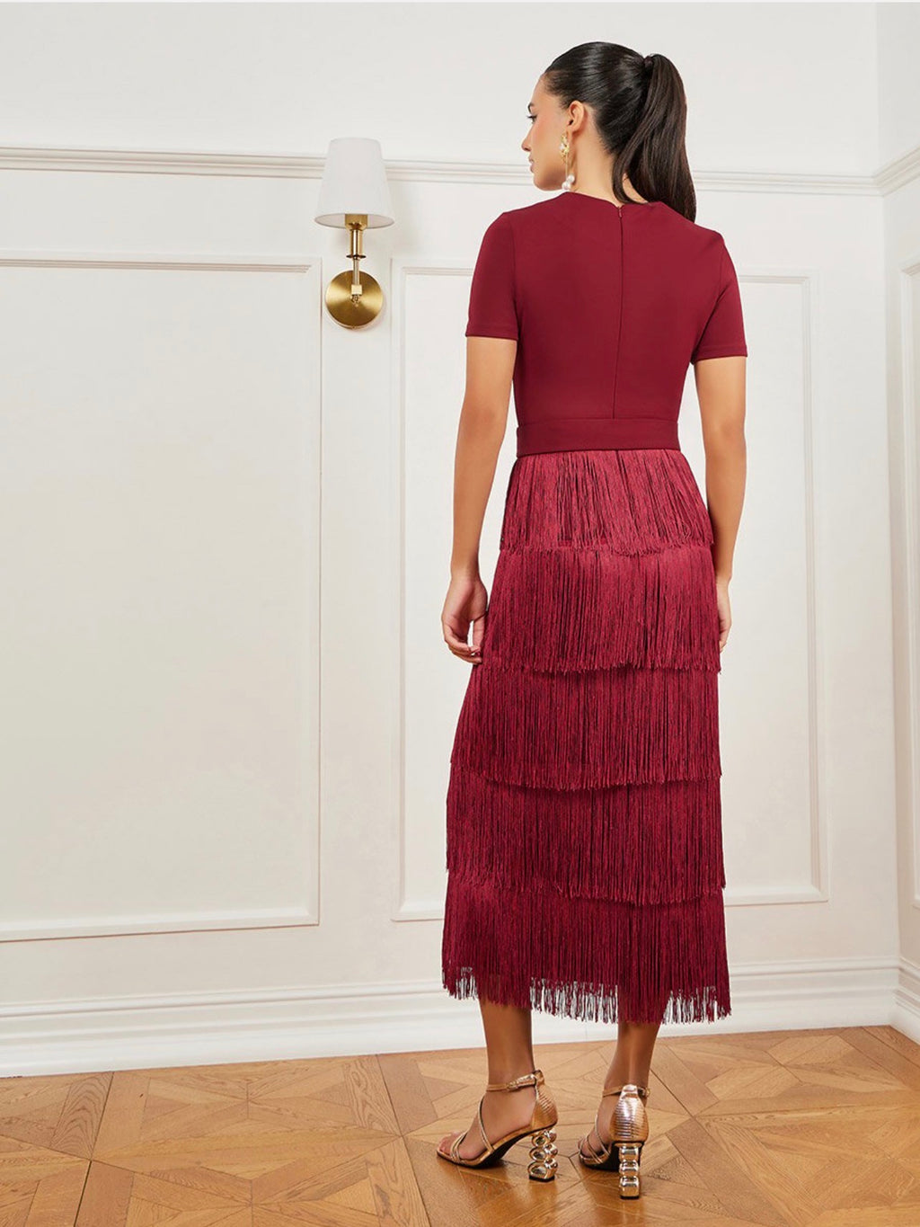 فستان ميدي بطبقات وهدب